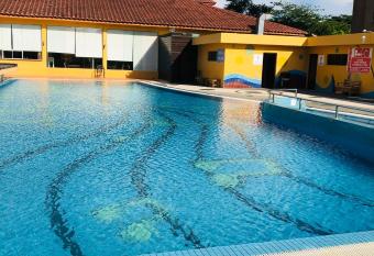 Lake View Hana Homestay has Balcony rooms