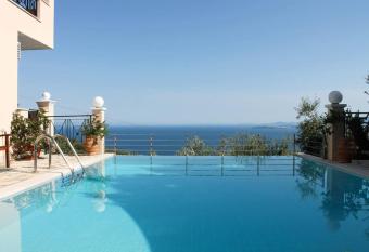 Villa Sotiris allows 18 year olds to book a room