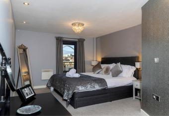 Oakstays Gateshead Quayside has Balcony rooms