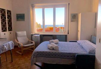 ^^^SUITE CEDRO^^^ MONOLOCALE-STUDIO FLAT CON PARCHEGGIO SANREMO! allows 18 year olds to book a room