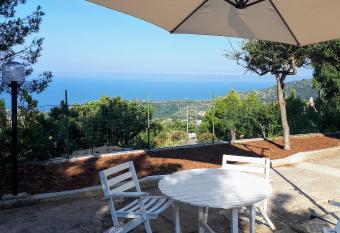 Le Pigne casa vacanze. allows 18 year olds to book a room