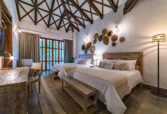 Casa Jacaranda Hotel Boutique allows 18 year olds to book a room