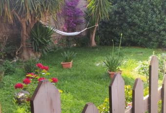 Holiday rooms with private bathroom allows 18 year olds to book a room