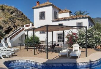 Lodge Villa perfect for families has Balcony rooms