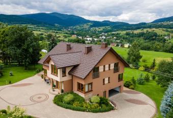Beskid Rose & SPA allows 18 year olds to book a room
