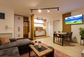 Ema apartman - Zlatar has Balcony rooms