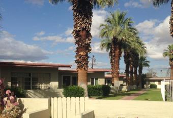 Stanlunds Inn And Suites has Balcony rooms