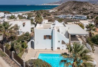 Villa Valerie with private swimming pool has Smoking/Balcony rooms