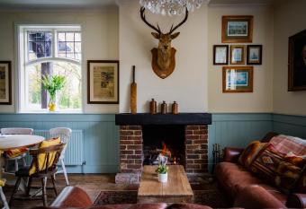 The Cricketers Inn allows 18 year olds to book a room