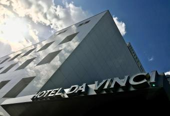 Hotel Da Vinci allows 18 year olds to book a room