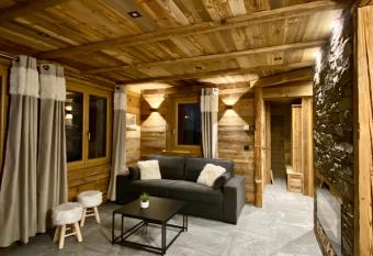 Chalet Les Cocales R  sidence S  jour et nuit  es B&B - Appartement Pin Cembro has Balcony rooms