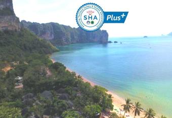 Golden Beach Resort allows 18 year olds to book a room