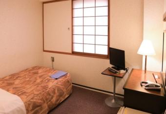 Port Shine Hotel - Vacation STAY 11754v allows 18 year olds to book a room