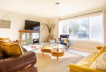 Misha   s HunnHaven allows 18 year olds to book a room