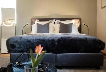 Luxus Appartement In Salzburg by Fiorentino has Balcony rooms