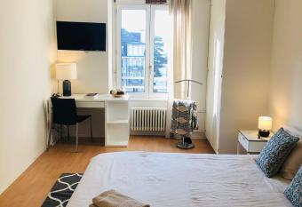 Simplon 10 - Lausanne Gare allows 18 year olds to book a room