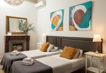 Casa Maca Guest House allows 18 year olds to book a room