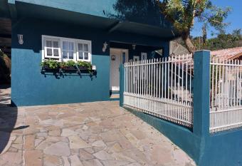 Casa de Temporada em Gramado allows 18 year olds to book a room