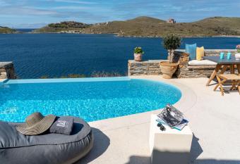 Kea Mare Luxury Villas has Balcony rooms