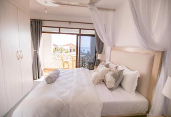 Sultan Palace Beach Retreat Mombasa allows 18 year olds to book a room