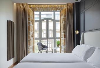 HOTEL ARRIZUL CATEDRAL has Balcony rooms