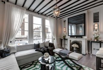 Deluxe Victoria House with Views over the historic Pimlico Conservation Area has Balcony rooms