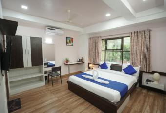 Hotel Silver Cloud has Balcony rooms