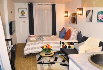 Apartment at Paris-Defense Arena Free parking by Servallgroup allows 18 year olds to book a room