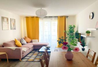 Business Apartment Velizy Free parking by Servallgroup allows 18 year olds to book a room