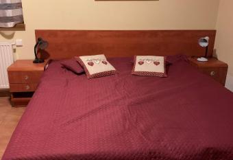 Horsk   chata allows 18 year olds to book a room