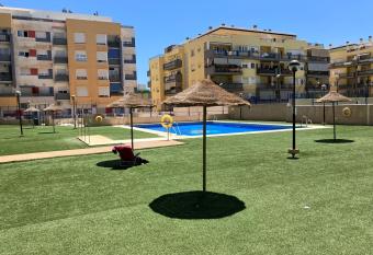 APARTAMENTO EN FUENGIROLA CON PISCINA Y PARKING has Balcony rooms