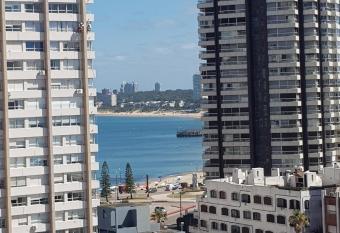 Santos Dumont 805 allows 18 year olds to book a room