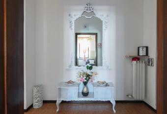 Casa Magrini has Balcony rooms