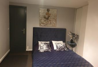 Room in Guest room - Quiet independent room has Smoking rooms