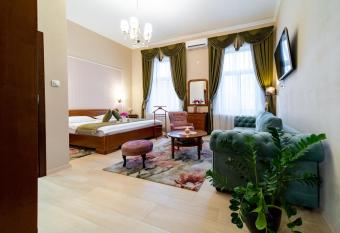 Central Harmony Apartment has Balcony rooms