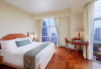 Rasamala and Cendana at Menteng Manage by The Ascott Limited has rooms with a private hot tub