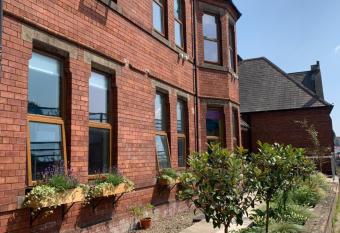 Art Hostel allows 18 year olds to book a room