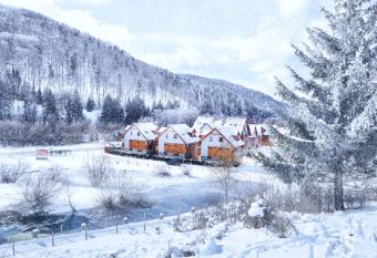 Apartm  n JUH has Balcony rooms