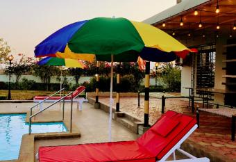 Umbrella Pool Dive Villa has Balcony rooms