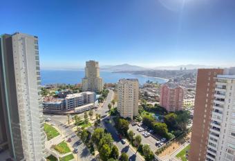 Depto Familiar con Hermosa Vista al Mar has Balcony rooms