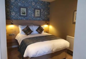 Old Swan allows 18 year olds to book a room