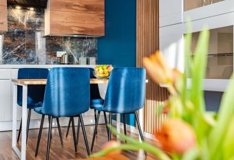 Villa Garden   o  nierska allows 18 year olds to book a room