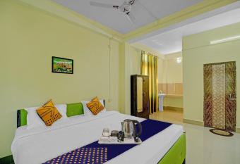 SPOT ON Shirdi Sai Guest House allows 18 year olds to book a room