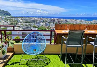 Sea View & More    allows 18 year olds to book a room