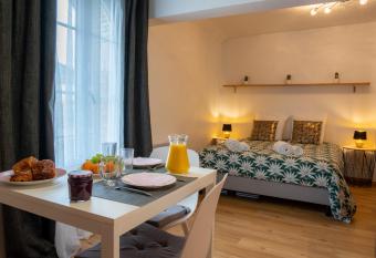 studio cosy: Netflix Fibre Wifi allows 18 year olds to book a room