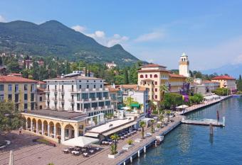 Hotel Du Lac allows 18 year olds to book a room