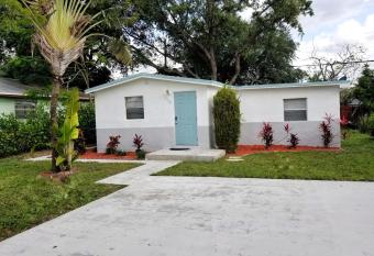 Glam 2 Bedroom Suite 4 Miles from Hard Rock Stadium allows 18 year olds to book a room