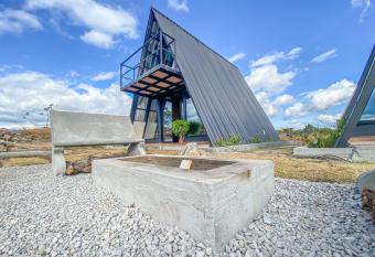 ALPIN CABINS BOQUETE & Glamping Boquete allows 18 year olds to book a room