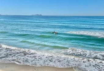 Beach Casa - Sleeps 8, Comfy Queen Beds & Views has Balcony rooms