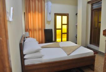 Plumeria motels - Stone town Zanzibar has Balcony rooms